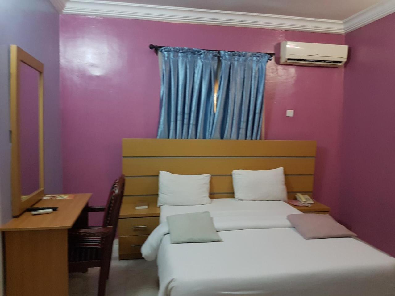 Chamcce Hotel Ajao Lagos Exterior photo
